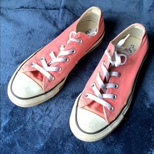 Converse pink shoes